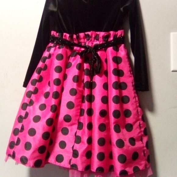 YOUNGLAND girls holiday party dress. Red and black with black polka dots. Size 5 - Picture 10 of 11